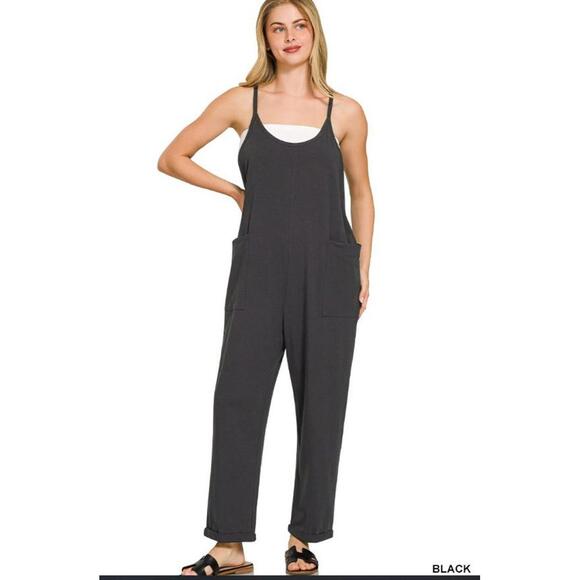 Zenana Outfitters Pants - Zenana NWOT Black Spaghetti Strap Pocketed Jumpsuit Romper Size S/M Relaxed Fit